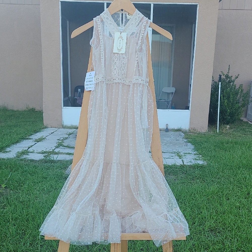 Joyfolie Кids Fancy Cream Lace Maxi Formal  Dress. New with a Tags. Size 6.